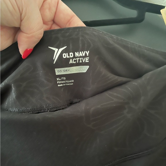 Old Navy go dry leggings - Picture 3 of 4